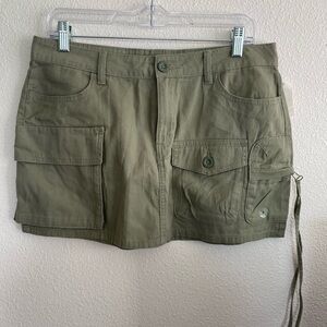 Green aeropostal cargo skirt